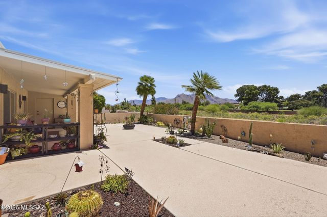 8030 N Casas Cameo, Tucson, AZ 85742
