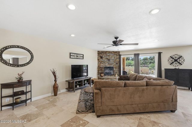 8030 N Casas Cameo, Tucson, AZ 85742