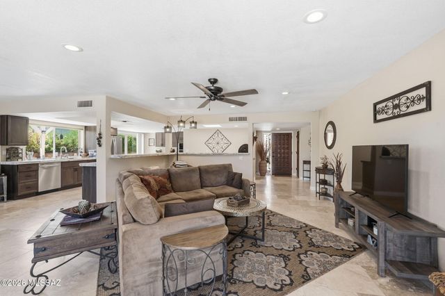 8030 N Casas Cameo, Tucson, AZ 85742