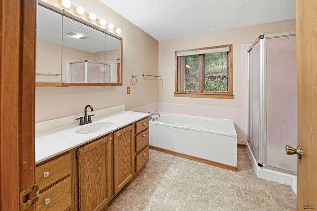 24705 PARADISE RD, Hermosa, SD 57744