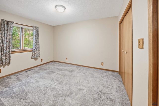 24705 PARADISE RD, Hermosa, SD 57744