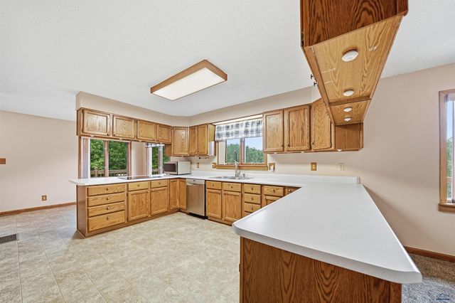 24705 PARADISE RD, Hermosa, SD 57744