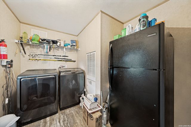 160 Kothmann Rd, La Vernia, TX 78121