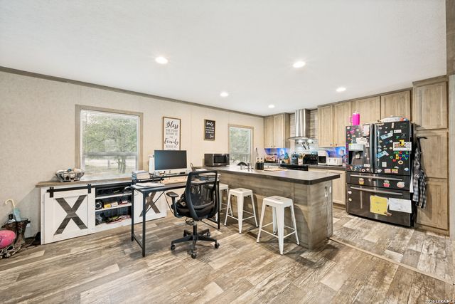 160 Kothmann Rd, La Vernia, TX 78121