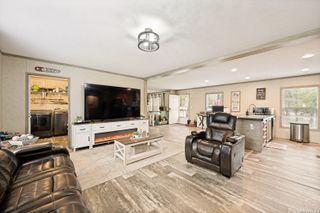 160 Kothmann Rd, La Vernia, TX 78121