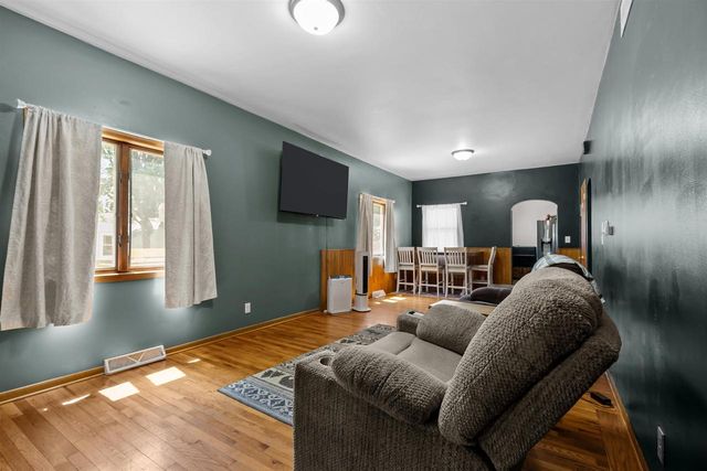 1223 GROVE STREET, Oshkosh, WI 54901