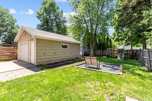 1223 GROVE STREET, Oshkosh, WI 54901