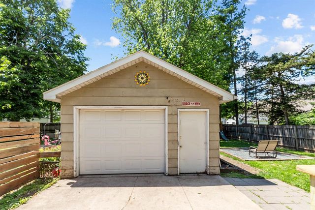 1223 GROVE STREET, Oshkosh, WI 54901