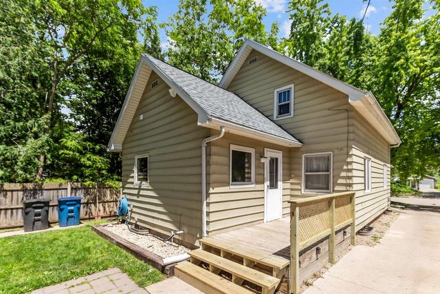 1223 GROVE STREET, Oshkosh, WI 54901