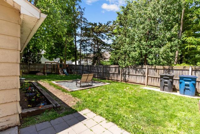 1223 GROVE STREET, Oshkosh, WI 54901
