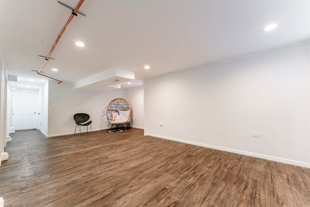 921 N Drake Avenue, Chicago, IL 60651