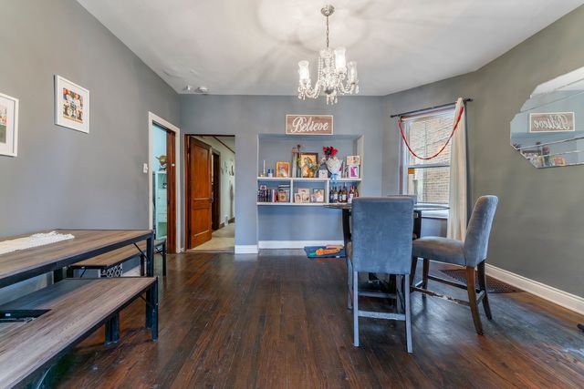 921 N Drake Avenue, Chicago, IL 60651