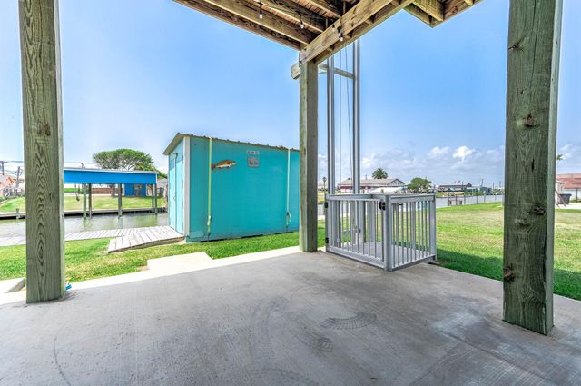 3511 County Road 202, Sargent, TX 77414