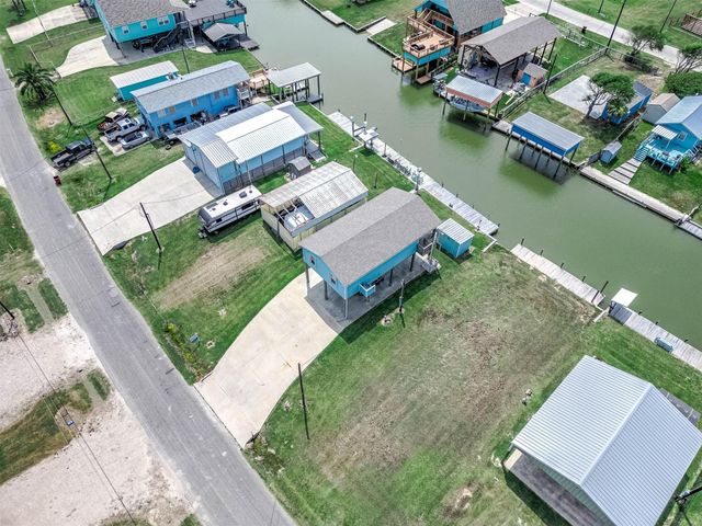 3511 County Road 202, Sargent, TX 77414