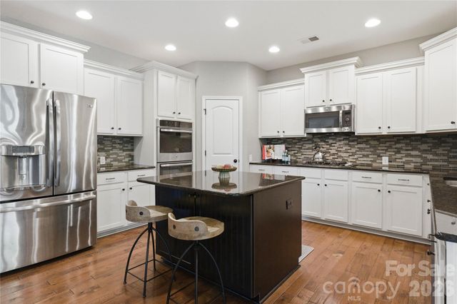 2604 Mchanna Point, Tega Cay, SC 29708