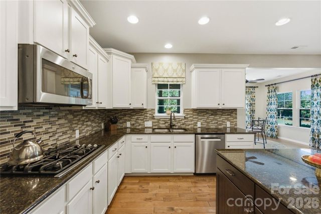 2604 Mchanna Point, Tega Cay, SC 29708