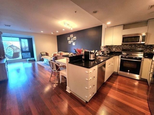 533 Cambridge St 105, Boston, MA 02134