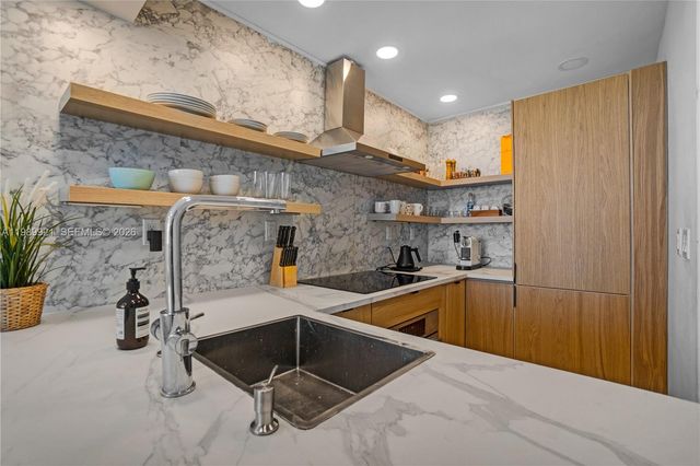 2899 Collins Ave 847, Miami Beach, FL 33140