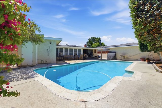 6727 E Pageantry St, Long Beach, CA 90808