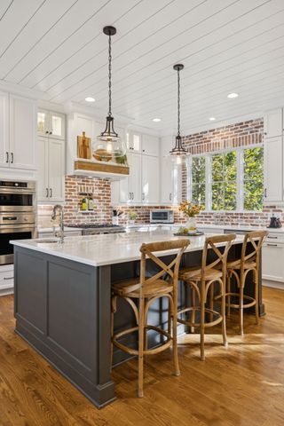 1023 Benelli Park Ct, Franklin, TN 37064