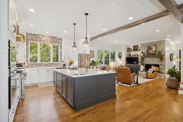 1023 Benelli Park Ct, Franklin, TN 37064