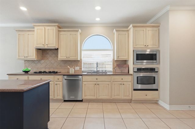 2107 Starlite Field Drive, Sugar Land, TX 77479