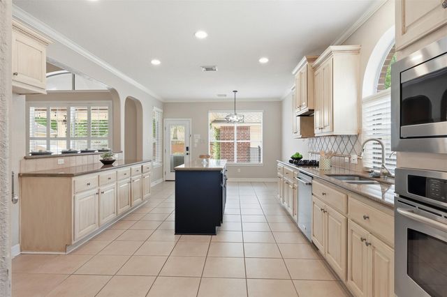 2107 Starlite Field Drive, Sugar Land, TX 77479