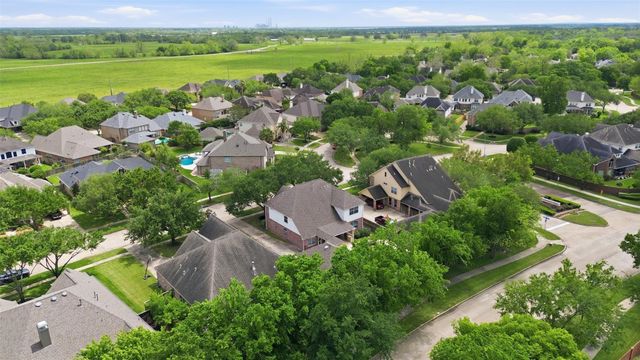 2107 Starlite Field Drive, Sugar Land, TX 77479