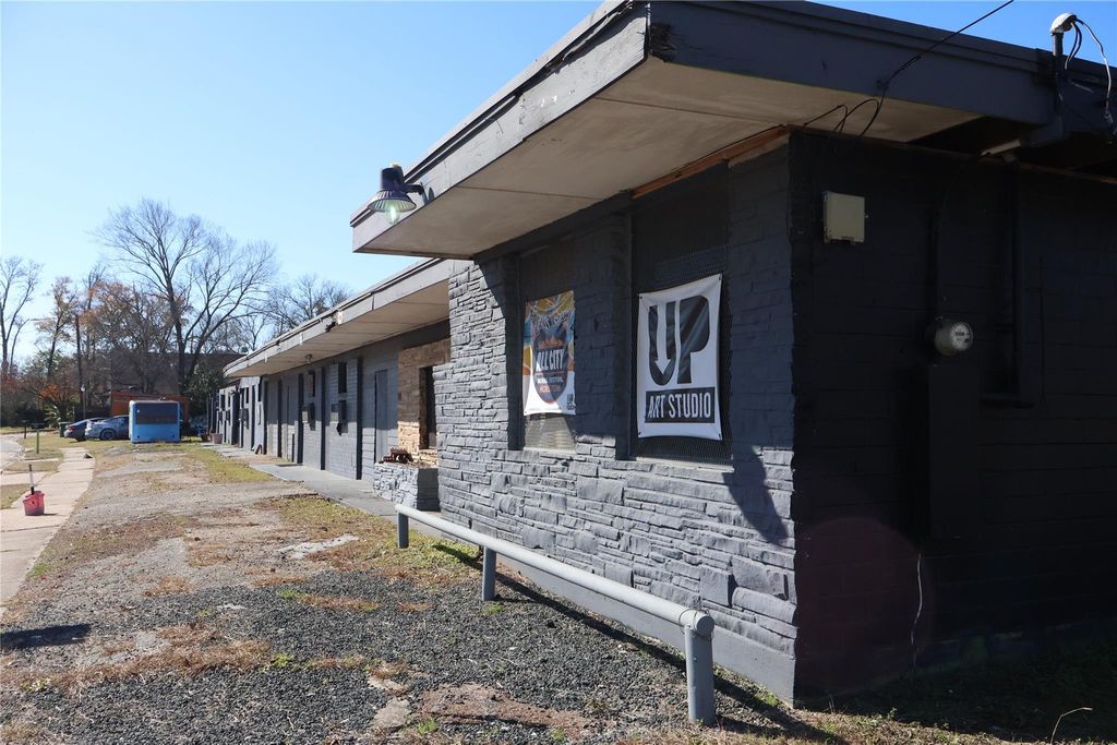 5519 Rosslyn Road, Houston, TX 77091