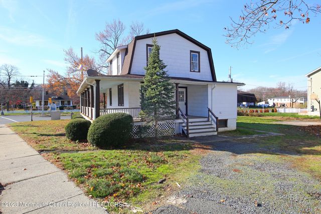 88 Memorial Parkway, Atlantic Highlands, NJ 07716