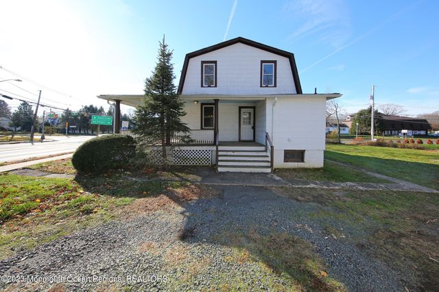 88 Memorial Parkway, Atlantic Highlands, NJ 07716
