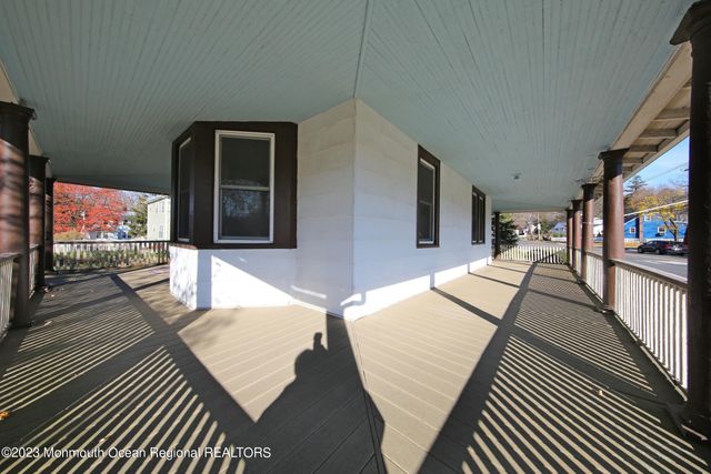88 Memorial Parkway, Atlantic Highlands, NJ 07716