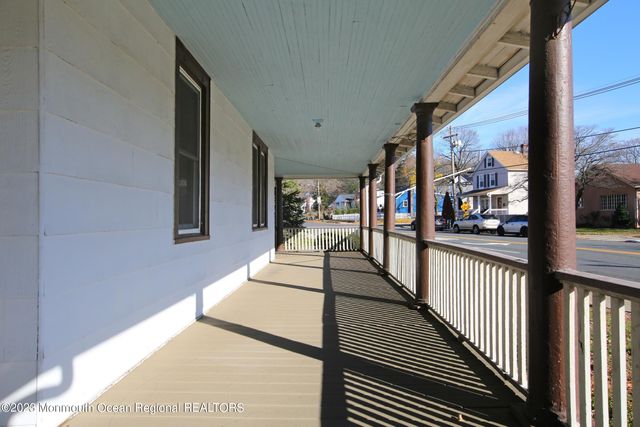 88 Memorial Parkway, Atlantic Highlands, NJ 07716