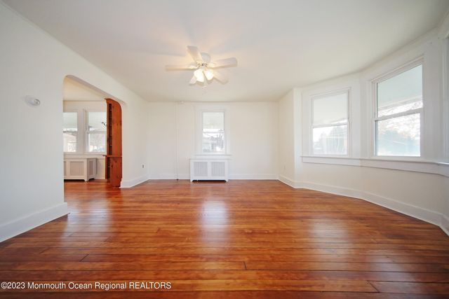 88 Memorial Parkway, Atlantic Highlands, NJ 07716