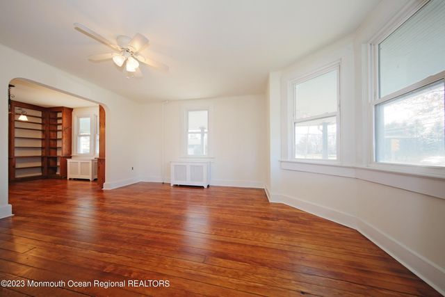 88 Memorial Parkway, Atlantic Highlands, NJ 07716