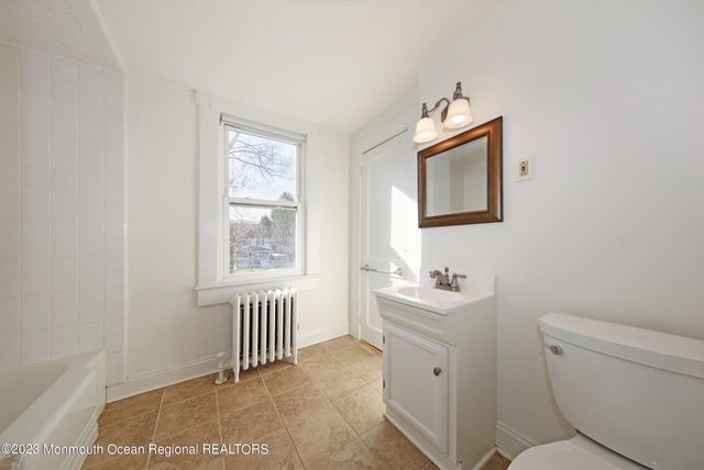 88 Memorial Parkway, Atlantic Highlands, NJ 07716