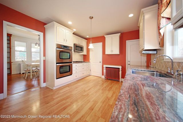 88 Memorial Parkway, Atlantic Highlands, NJ 07716