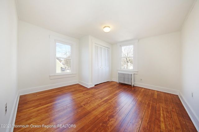 88 Memorial Parkway, Atlantic Highlands, NJ 07716