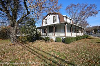 88 Memorial Parkway, Atlantic Highlands, NJ 07716