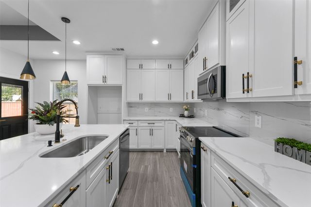 300 S 5th Street, Crandall, TX 75114