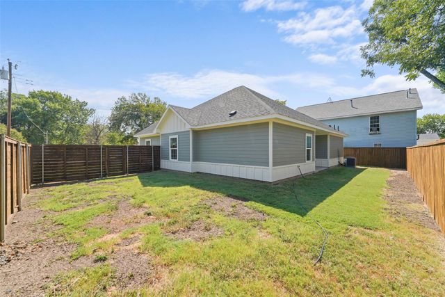 300 S 5th Street, Crandall, TX 75114