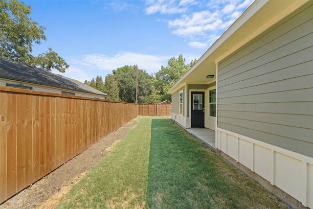 300 S 5th Street, Crandall, TX 75114