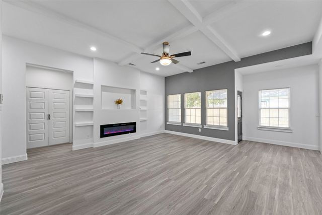 300 S 5th Street, Crandall, TX 75114