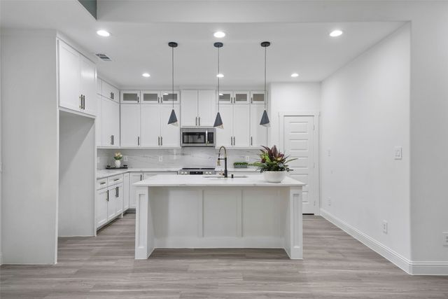 300 S 5th Street, Crandall, TX 75114