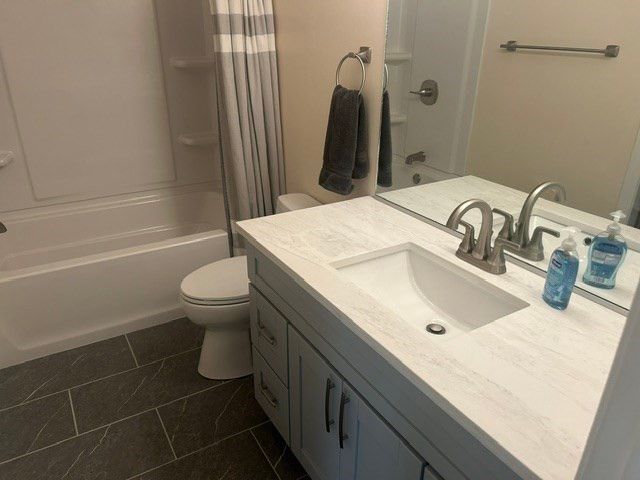 28 Farragut Street 2nd Fl., Lowell, MA 01854