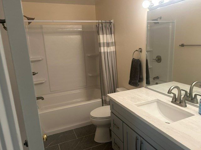 28 Farragut Street 2nd Fl., Lowell, MA 01854