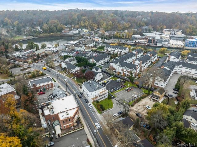 1431 Old Northern Boulevard 5, Roslyn, NY 11576