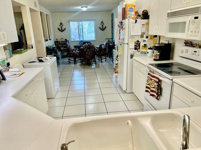 7831 Granville Drive 203, Tamarac, FL 33321