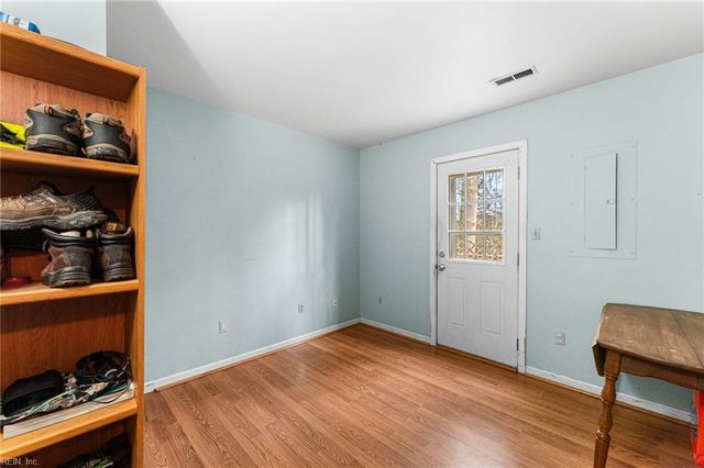 3795 Cedar Bush RD, Hayes, VA 23072