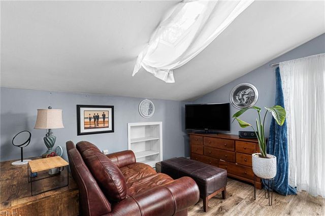 3795 Cedar Bush RD, Hayes, VA 23072